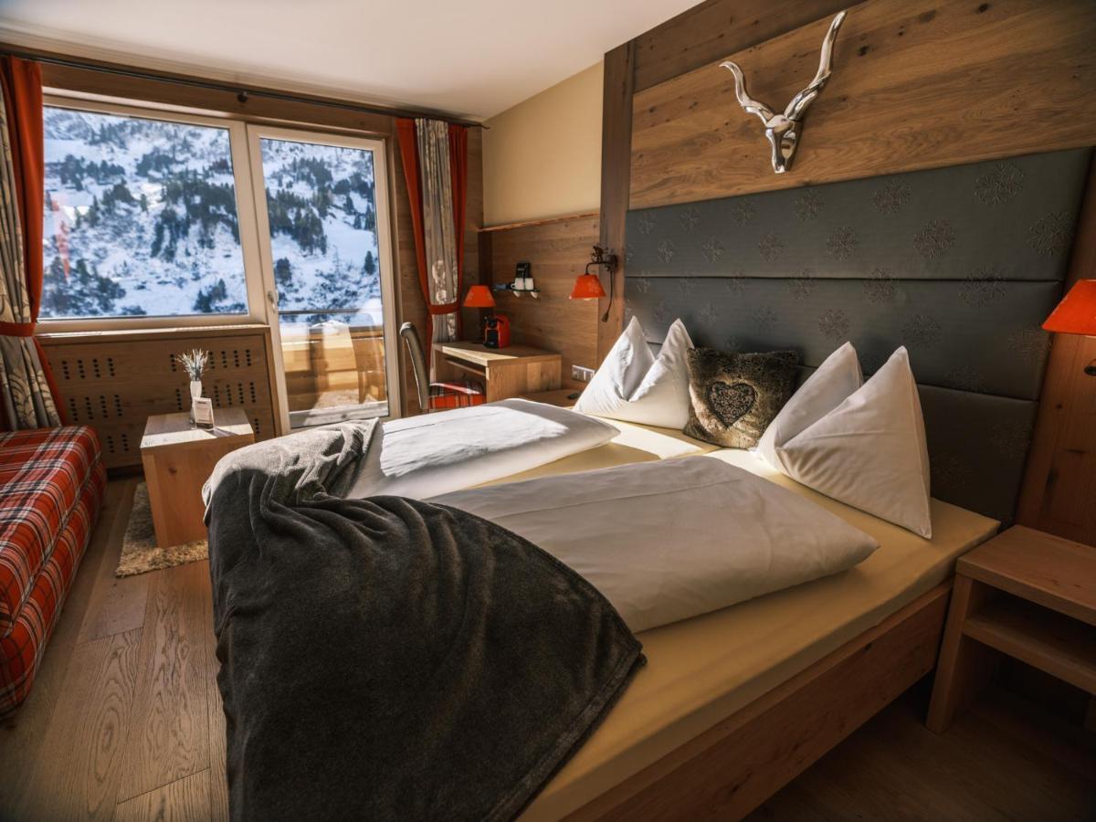 Hotel Kristall Obertauern Exterior photo