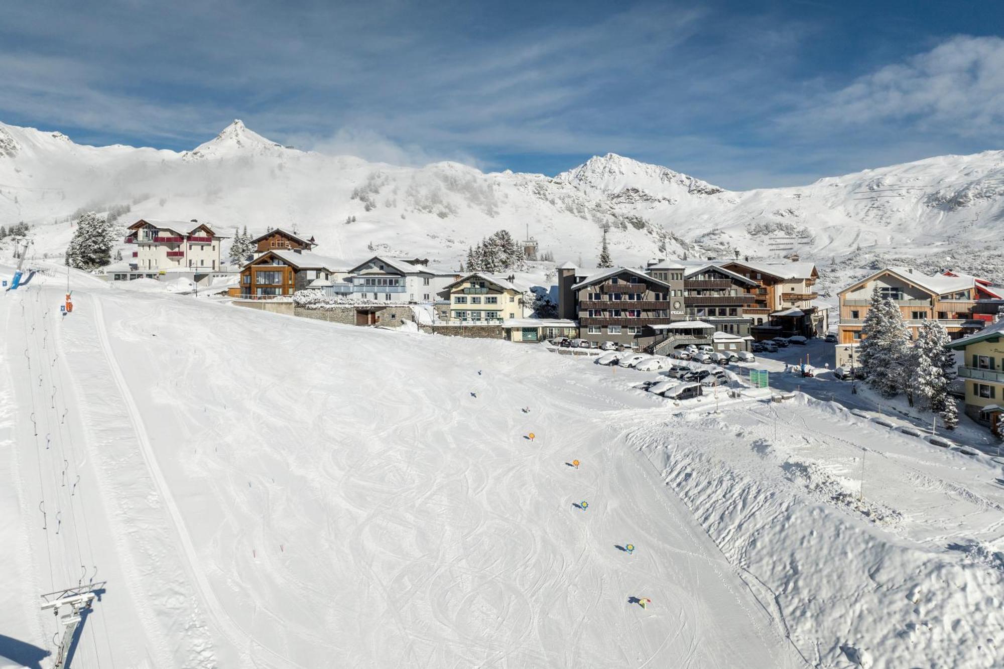 Hotel Kristall Obertauern Exterior photo